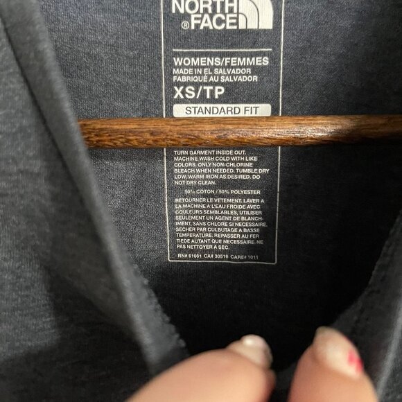 The North Face Womens Blue Gray Heathered Graphic Short Sleeve T-Shirt Size XS - Picture 4 of 6